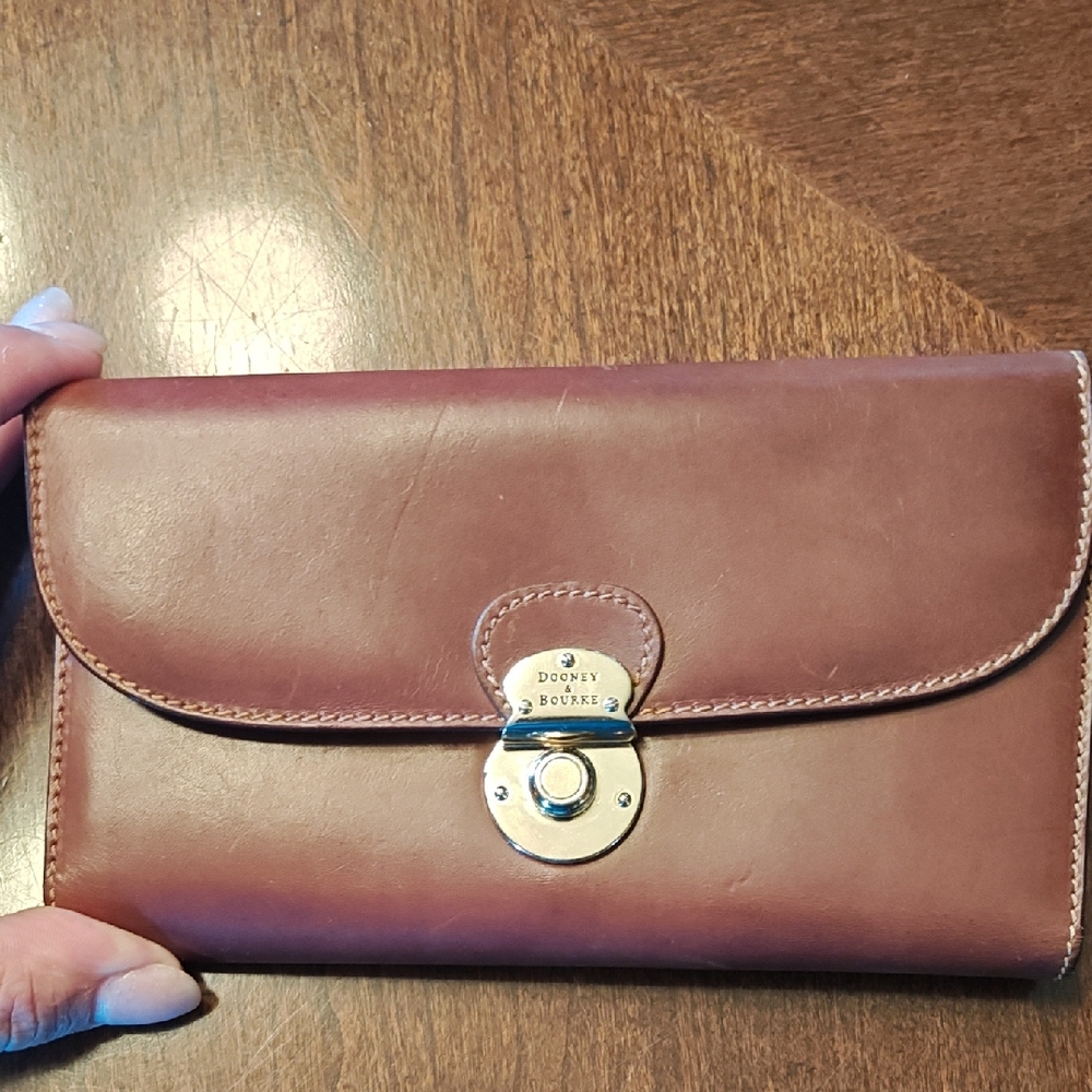 Dooney & Bourke Alto Push Lock Leather Wallet Chestnut Brown